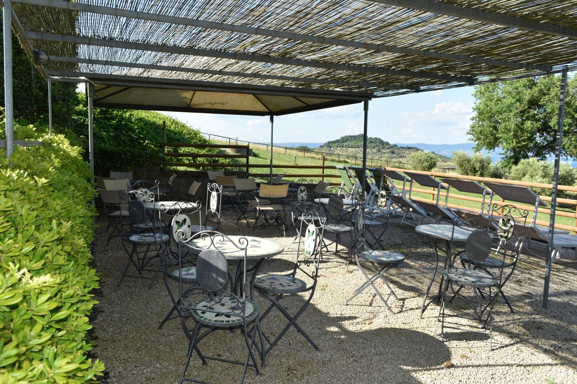 Agriturismo Le Ginestre Capodimonte Esterno foto
