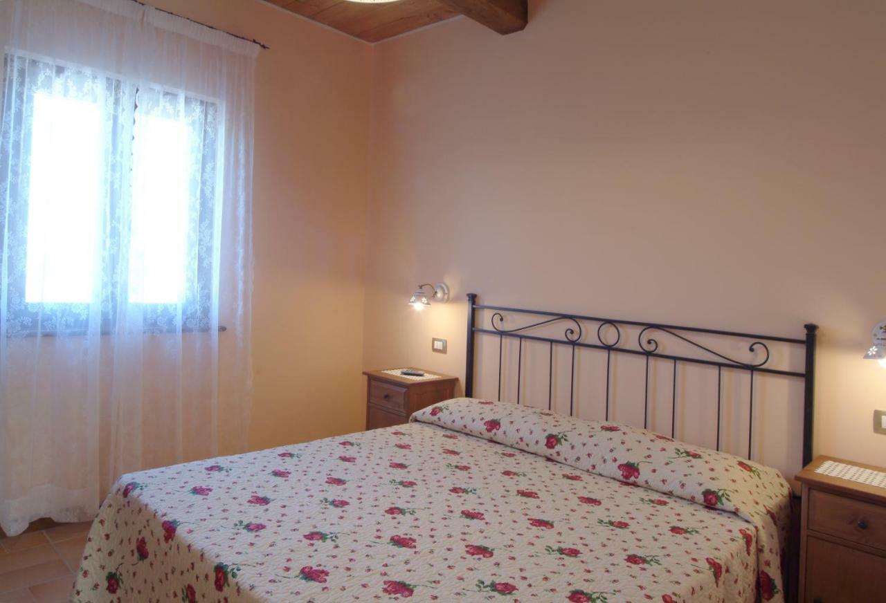 Agriturismo Le Ginestre Capodimonte Esterno foto